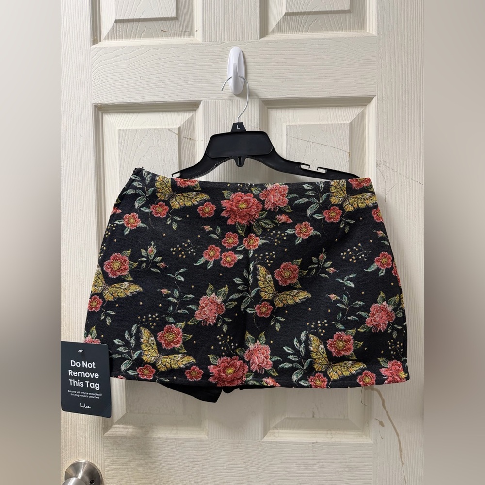❤️ Lulus Ismerie Black Floral Jacquard Mid-Rise Skort - Picture 3 of 5